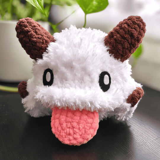 Fluffy reindeer 55€